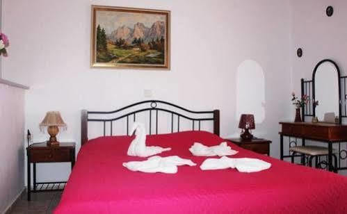 Yannis Pothoulakis Apartments Almirida Екстериор снимка