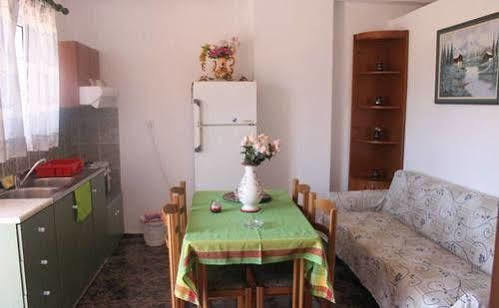 Yannis Pothoulakis Apartments Almirida Екстериор снимка